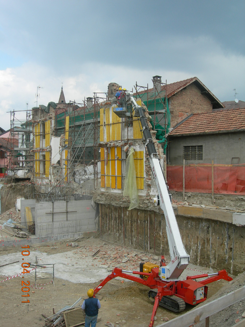 EDIFICIO RESIDENZIALE IN CEMENTO ARMATO E PALIFICAZIONI a Cantù (CO)